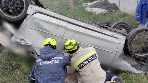 То ли водитель сначала умер, а потом съехал в кювет, то ли наоборот