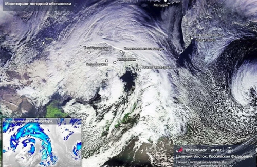 Роскосмос показал спутниковые снимки снежной «бури столетия» на Дальнем Востоке