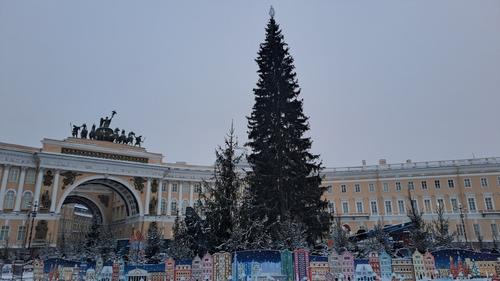 Петербург потратит порядка 1,5 млрд рублей на новогоднее оформление