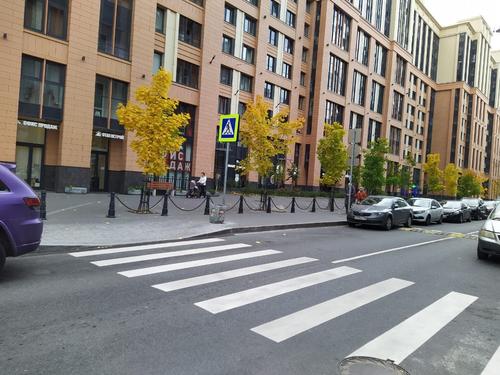 В 11 районах Петербурга появились заниженные бордюры