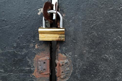 Неизвестный украл ювелирные украшения на 5 миллионов рублей из дома пенсионера 