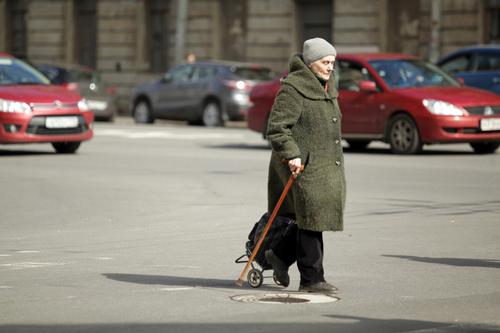 Пенсионерка из Петербурга потеряла 11,1 миллиона рублей после звонка аферистов