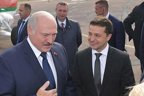 Лукашенко заявил, что Зеленский по команде Запада втягивает Минск в конфликт