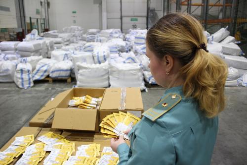  Таможенники нашли свыше 93 тысяч незадекларированных шампуней и гелей для душа