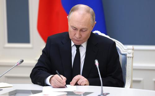 Путин и президент Бразилии Силва обсудили украинский конфликт и администрацию Трампа