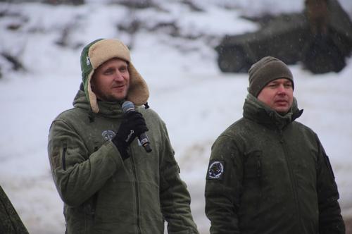 Спортсменка Елена Вяльбе приняла участие в реконструкции боя в Ленобласти