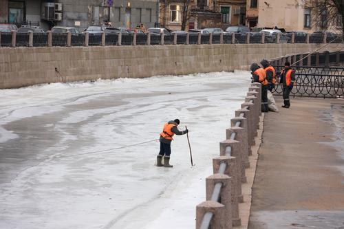 В Петербурге нашли больше 10 тонн опасных отходов