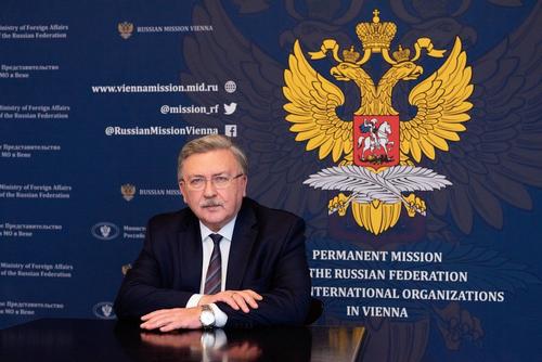 Дипломат Ульянов заявил, что Киев пригласят за стол переговоров «в свое время»