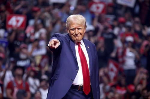 Трамп решил все-таки ввести пошлины на товары из Канады, Мексики и Китая