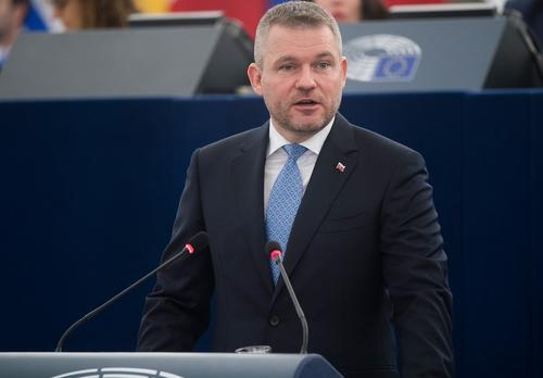 Президент Словакии призвал ЕС проявить активность в урегулировании на Украине