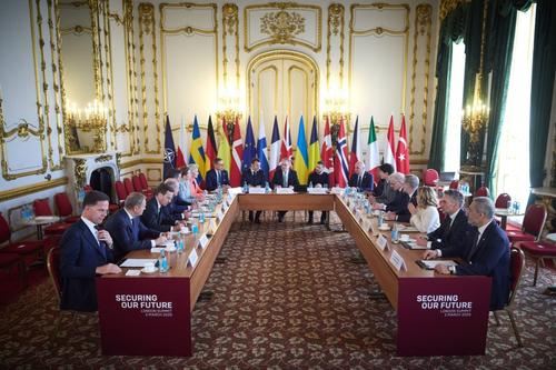 Стармер: Европа и Украина разработают план прекращения огня для дальнейшего согласования с США