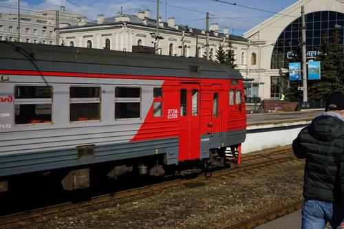 За восемь лет пригородные поезда перевезли до Мельничного Ручья 4 млн человек 