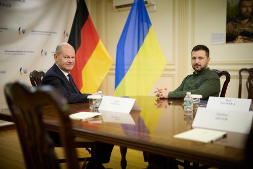 Шольц и Зеленский по телефону обсудили роль Трампа в урегулировании украинского конфликта