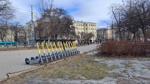 Электросамокаты вернулись на улицы Петербурга