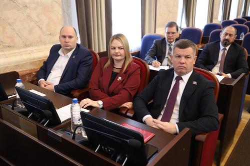 На 54-й сессии ЗСК депутаты краевого парламента утвердили во втором чтении изменения в Уставе Краснодарского края
