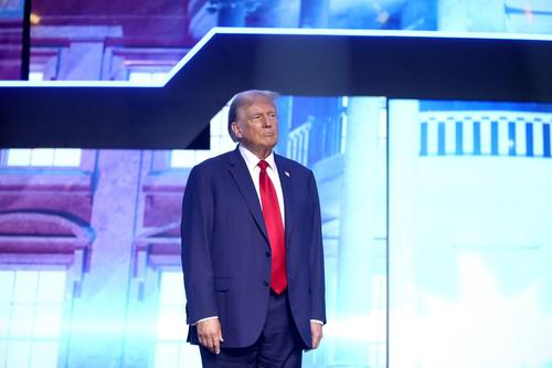 Трамп понадеялся, что Конгресс подготовит документ о цифровых активах к августу
