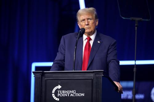 Трамп охладел к Великобритании после того, как Карл III принял у себя Зеленского