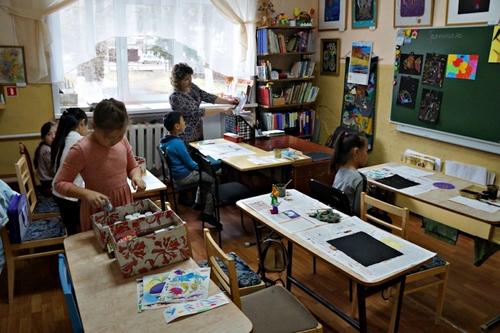 Из Хабаровска в Горловку доставили подарки для воспитанников детского дома