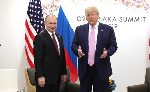 Песков: Путин и Трамп в ходе вчерашнего разговора не обсуждали очную встречу
