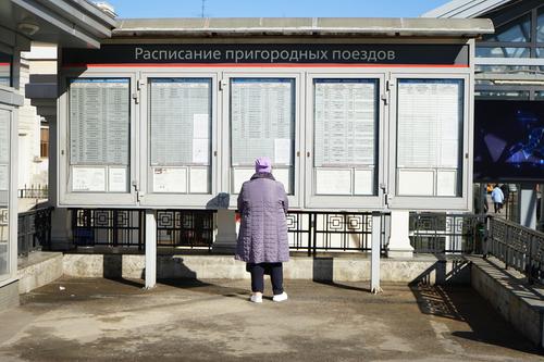 По маршруту Балтийский вокзал — Ораниенбаум запустят дополнительных две электрички