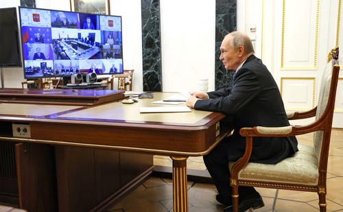 Владимир Путин: Курскую область полностью восстановят