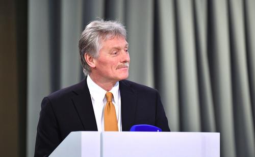 Песков: Россия продолжает контакты с США, они идут интенсивно