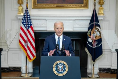 Guardian: Демпартия США еще в 2023 году разрабатывала план для выборов на случай «преждевременной» кончины Байдена