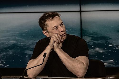 Основатель SpaceX Илон Маск считает, что в США необходима революция