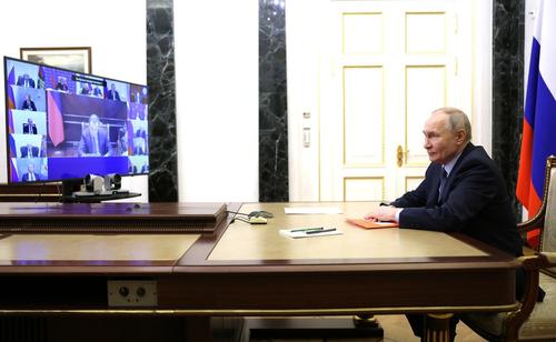 Путин обсудил с членами Совбеза развитие отношений с партнерами в АТР