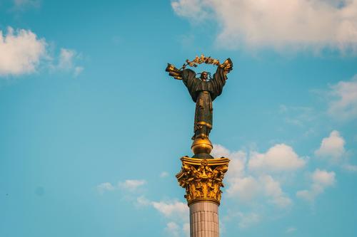 Politico: союзники Украины боятся утраты ею контроля над ценными ископаемыми