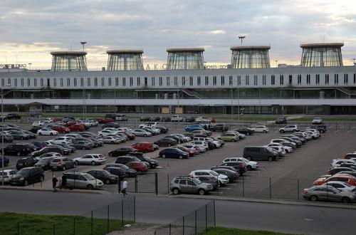 УФАС возбудила дело против аэропорта Пулково из-за цен на парковку