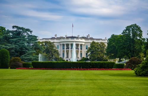 Экс-премьер Азаров: США не станут делить Украину на сферы влияния с Европой