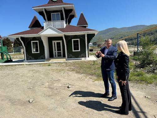 Депутат ЗСК Вероника Иванчикова встретилась с главой Лазаревского района Максимом Ермолаевым