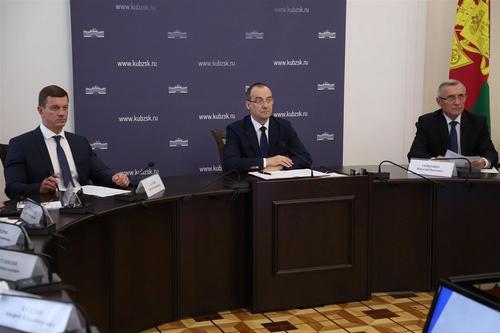 Депутаты ЗСК готовят проект изменений федерального законодательства в сфере соцконтрактов с малоимущими