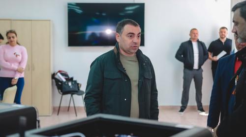 В Сочи студенты техникума делают запчасти для дронов на 3D-принтерах от Арменака Тозляна