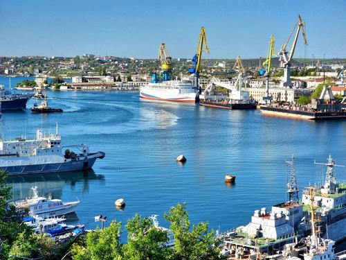 Губернатор Развозжаев: в Севастополе не будут проводить парад в честь 80-летия Победы