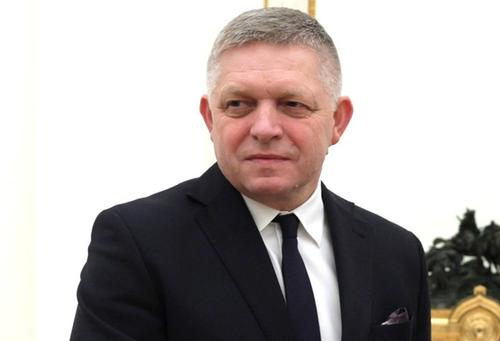 Фицо заявил, что Эстония запретила пролет его самолета в Москву