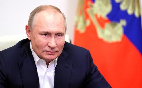 Путин на Красной площади поблагодарил военных КНДР