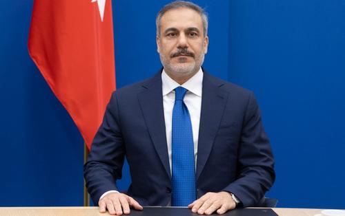 Фидан: стороны конфликта на Украине сейчас пытаются согласовать позиции, стараясь не уступать их