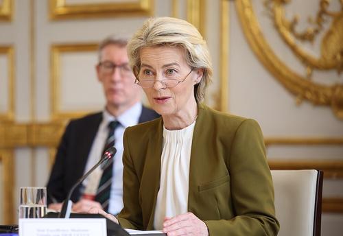 Захарова прокомментировала решение суда ЕС по делу главы Еврокомиссии Урсулы фон дер Ляйен