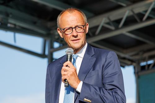 Мерц заявил, что в Евросоюзе не обсуждают отправку войск на Украину