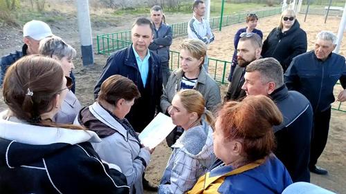 Родина начинается с ухоженного двора, улицы, города