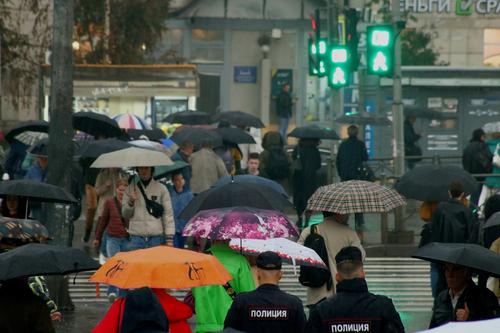 Петербург остается в зоне гроз и ливней четвертый день подряд