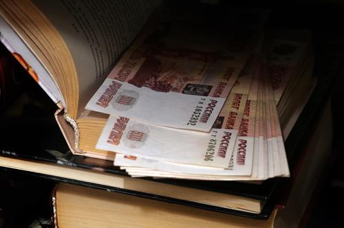 Фигуранта дела о взятках из МВД оставили под домашним арестом до июля