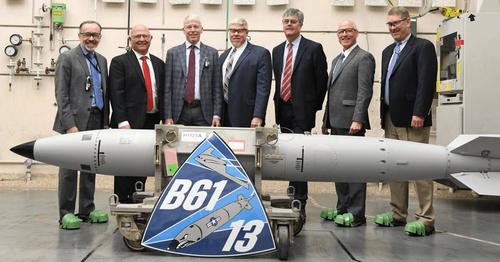 США представили самую мощную ядерную бомбу — B61-13