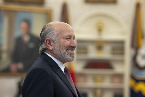 Латник обвинил Китай в медлительности с заключением торговой сделки с США