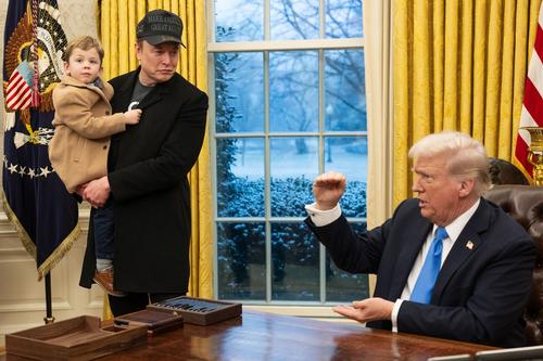 Экс-советник Трампа Бэннон призвал депортировать Маска из США