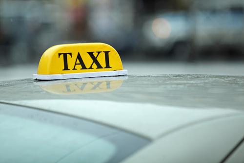 Таксисты будут ездить по Петербургу только на локализованных авто