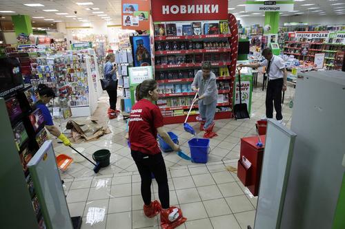 Прокуратура Петербурга требует компенсацию за травму, полученную в гипермаркете