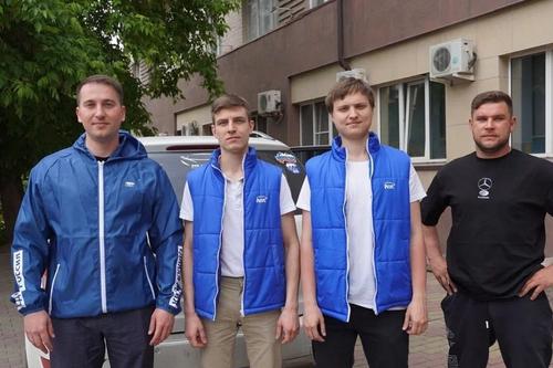 Челябинские единороссы передали гуманитарную помощь благотворительному фонду